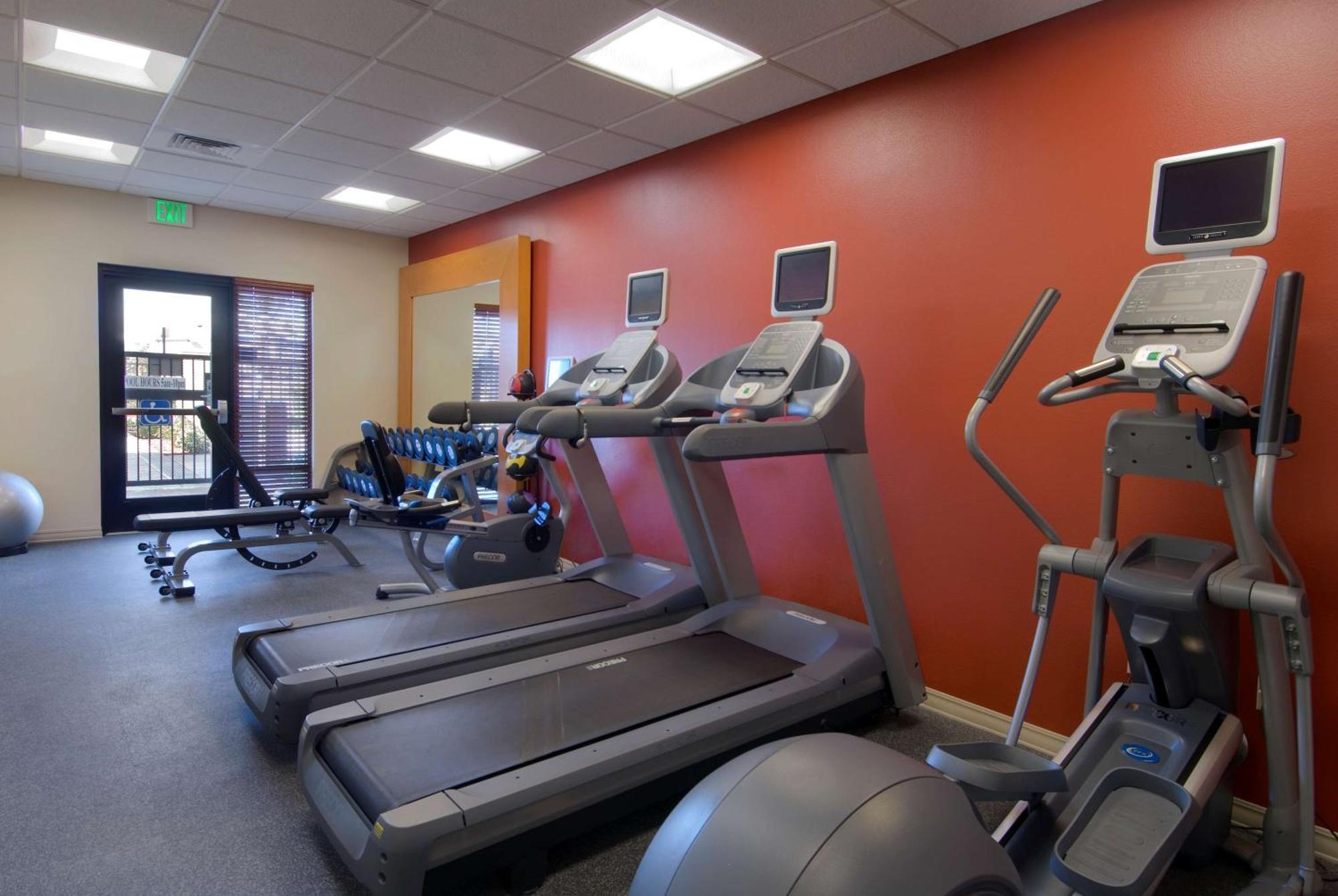 Hilton Garden Inn Sacramento אלק גרוב מראה חיצוני תמונה